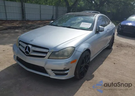 2013 Mercedes-Benz C 250 from USA, damaged, VIN WDDGJ4HB0DF995087